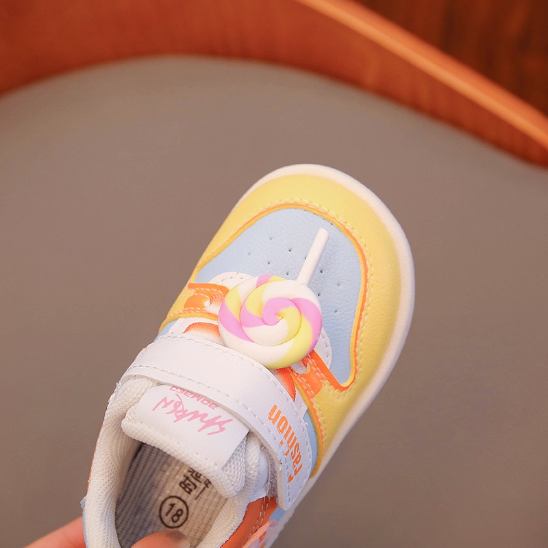 Giày Thể Thao Quai Dán Đế Mềm Thoải Mái Hình Kẹo Mút Đính Hoa Đáng Yêu Dành Cho Trẻ Em 0-3 Tuổi