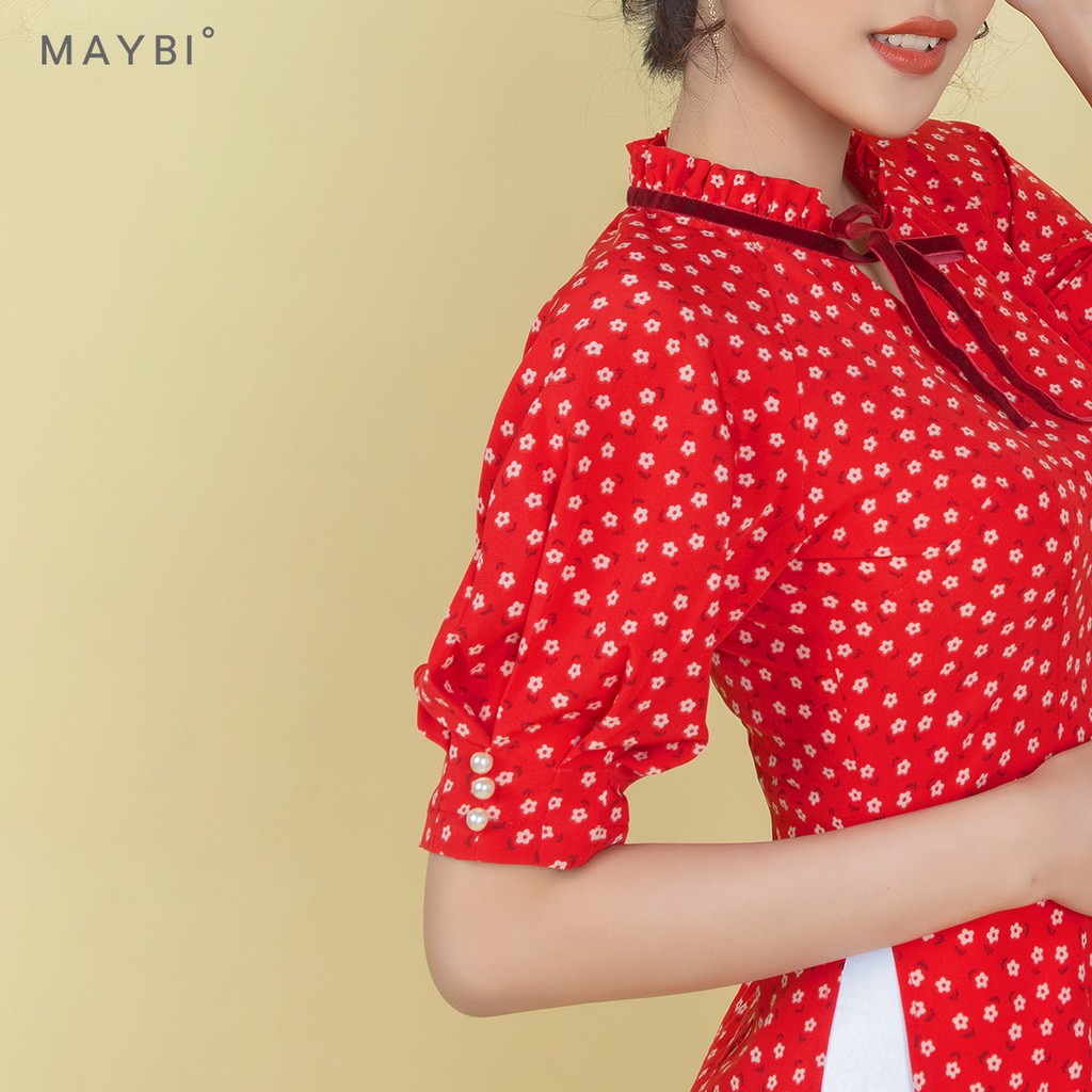 Áo dài Maybi hoạ tiết hoa nhí nền đỏ tay phồng ngắn phối nơ cổ