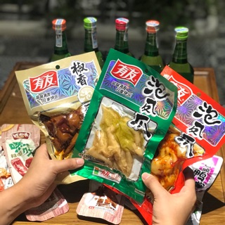 Chân gà cay YUYU nổi tiếng