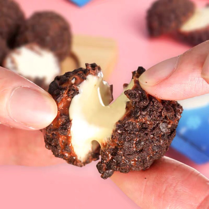 Bánh Socola Nhân Chảy 3 Lớp Bọc Oreo Hộp 208g - Đồ Ăn Vặt Nội Địa Bánh Kẹo Bi Phủ Oreo Nhân Sữa - Ruvask | BigBuy360 - bigbuy360.vn