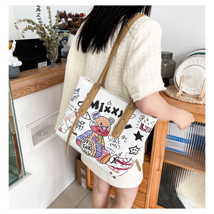 Túi tote nữ đeo vai họa tiết gấu MIXXY cực dễ thương, da mềm đựng vừa A4 LABOMA DC010