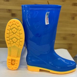 Ủng đi mưa làm vườn cổ dài