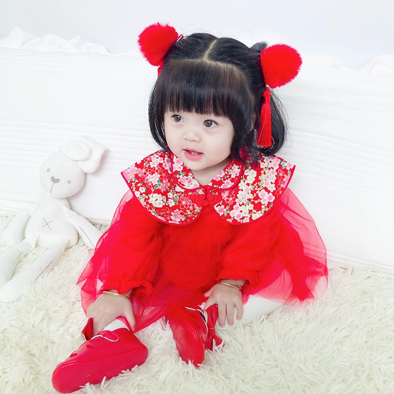 Đầm màu đỏ thích hợp làm quà tặng Giáng Sinh cho bé gái AKKU kèm phụ kiện tóc