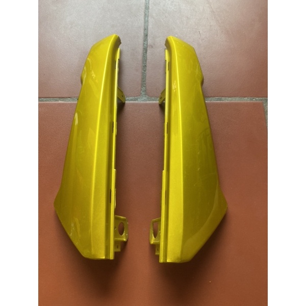 Nhựa ốp bình acquy xe điện Zoomer và ốp hông yên xe điện Zoomer bán cả đôi ốp bình acquy và ốp hông 