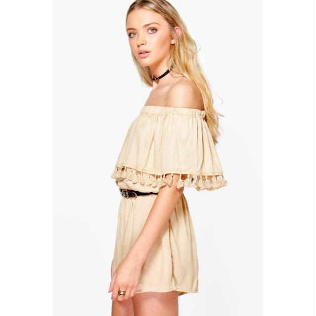Jumpsuit bẹt vai viền tua rua Boohoo auth sz 36 form nhỏ