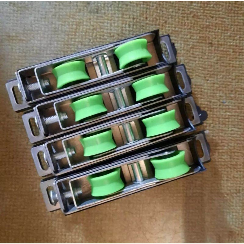 Bánh xe kép xanh cửa lùa nhôm hệ Việt pháp, hệ 55.