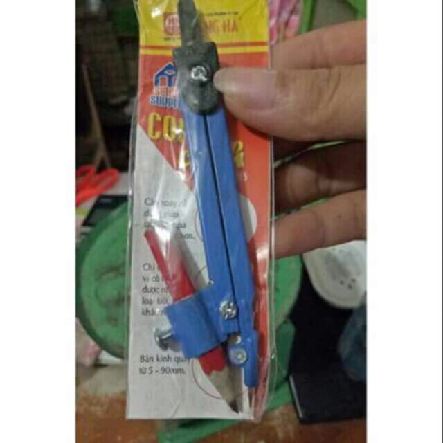 2 chiếc compa hồng hà