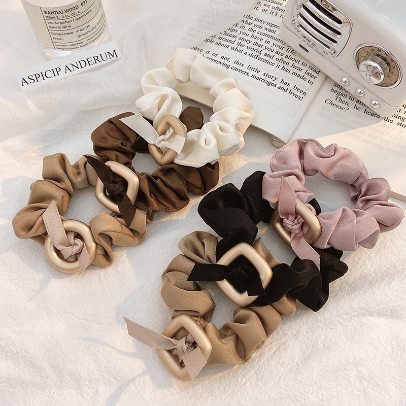 Dây Cột Tóc Cao Su Co Giãn Bọc Vải Satin Mềm 5 Màu Hình Vuông Kim Loại