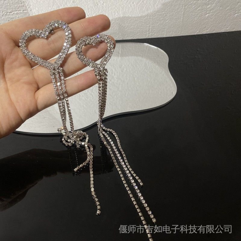 Ghim Cài Áo Khoác Vest Dáng Dài Đính Đá Phối Tua Rua Hình Trái Tim Thời Trang Chất Lượng Cao Chống Chói