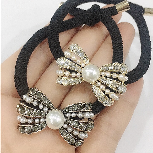 Buộc tóc hình nơ đính đá và ngọc phong cách Hàn