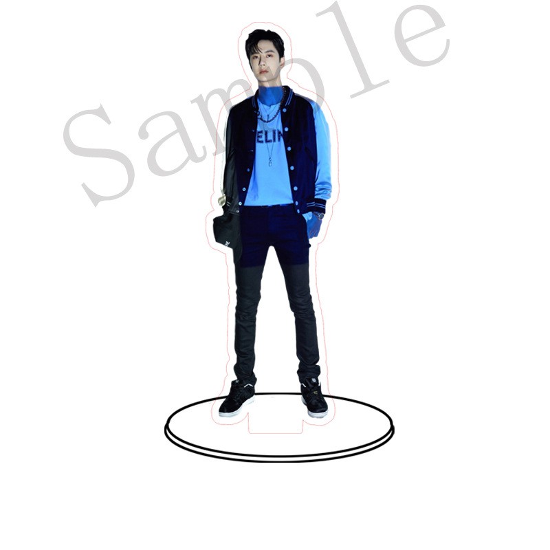 Mô hình để bàn mẫu mới nhất của Vương Nhất Bác