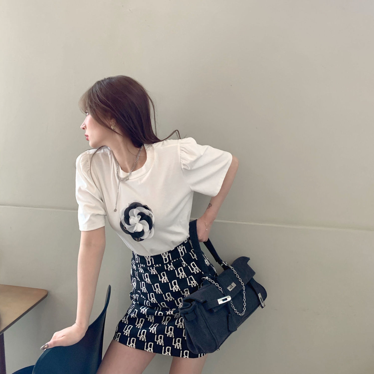Chân Váy Ôm In Chữ Thời Trang Nữ Tính | BigBuy360 - bigbuy360.vn