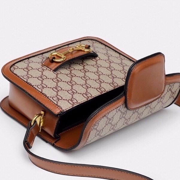 Túi xách đeo chéo đẹp phong cách Hà Hồ sang chảnh hiện đại CV15