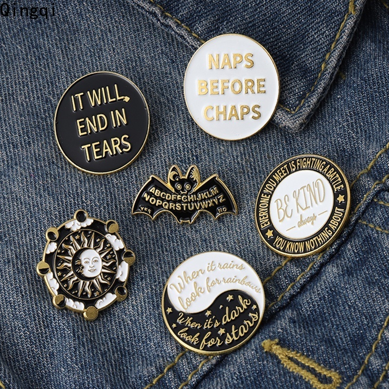 Huy hiệu cài áo Miss Zoe họa tiết hoạt hình phong cách gothic tùy chọn kiểu dáng