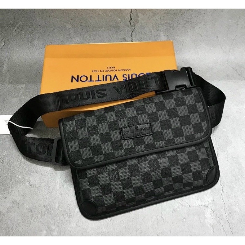 Túi đeo bụng L.V