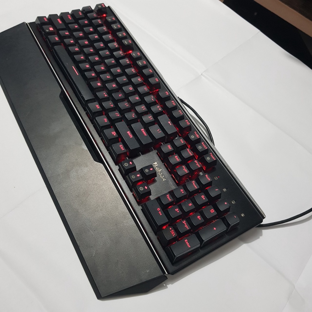 Bàn phím cơ Tailun KG006 bản có kê tay hàng thanh lý còn tốt