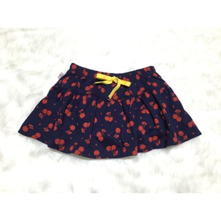 Chân váy xếp ly bé gái có quần đùi lót trong