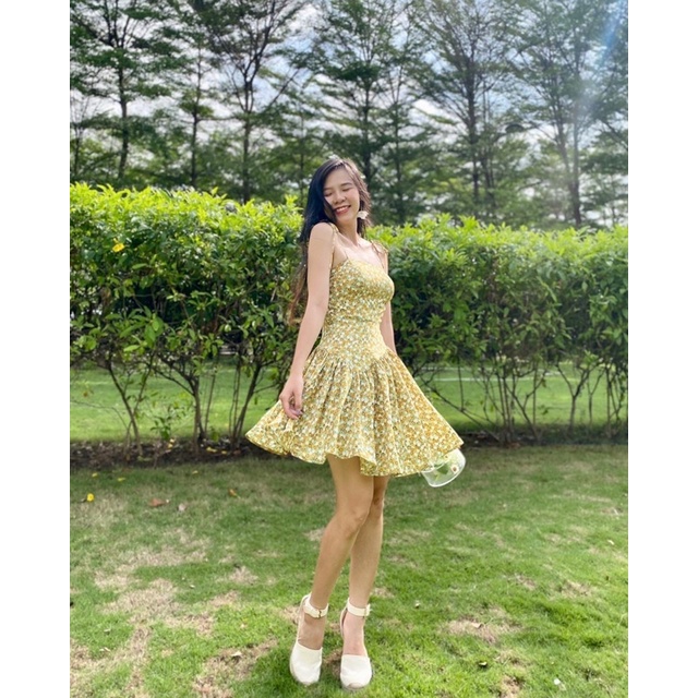 đầm cúp ngực cột dây vai