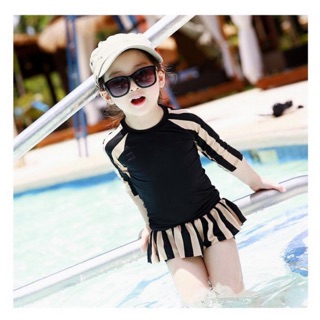 Set bơi kẻ sọc siêu xinh cho bé gái