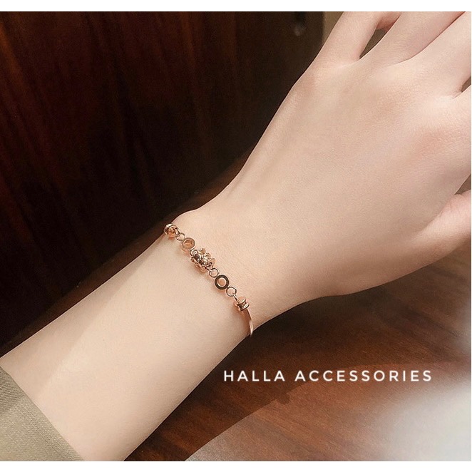 Vòng tay Lắc tay TITAN màu Rose Gold cao cấp mặt hình trụ  HALLA VT105