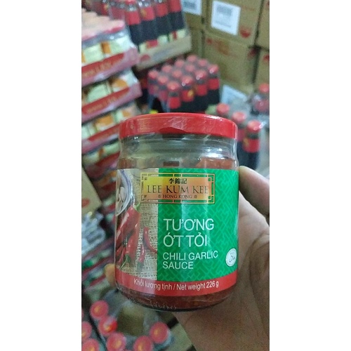 Tương ớt tỏi Lee Kum Kee hũ 226g