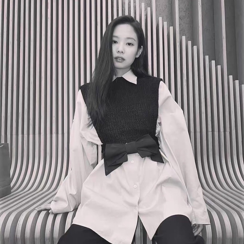 Set áo sơmi xanh + gile đen giống Jennie BLACKPINK