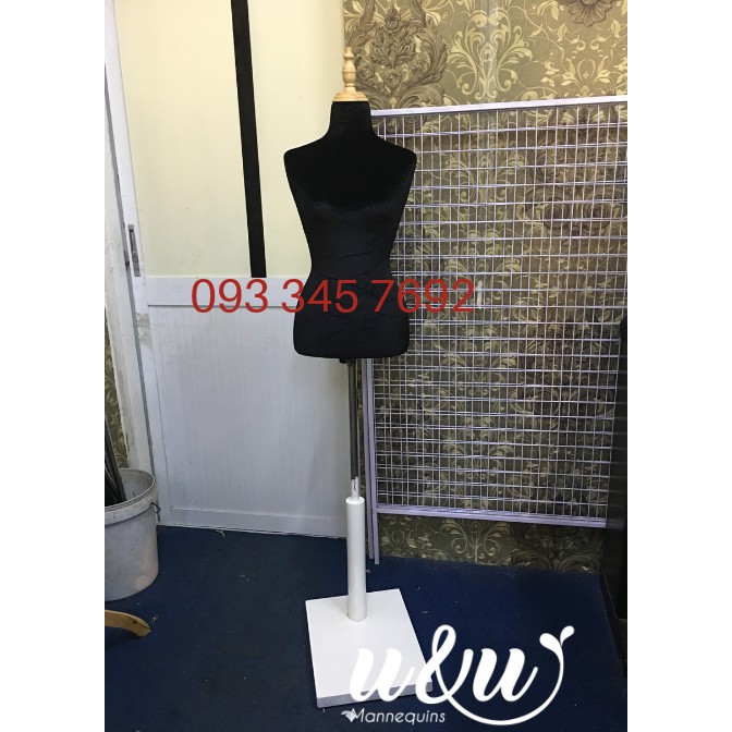Manocanh bán thân nữ chân gỗ