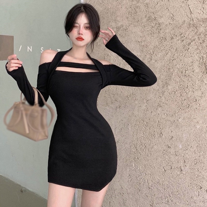 Đầm ôm body trễ vai phối dây choàng cổ tay dài