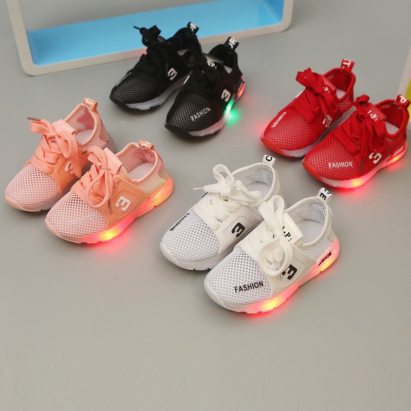 [Free ship toàn quốc] Giày cho bé trai, bé gái siêu nhẹ, êm chân có đèn led - G105
