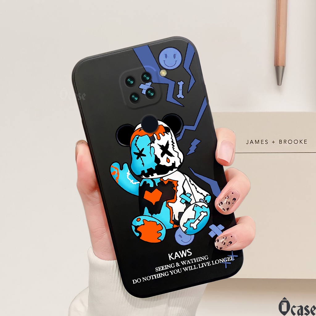 Ốp lưng Xiaomi Redmi Note 9 in gấu  cạnh vuông và có bảo vệ camera