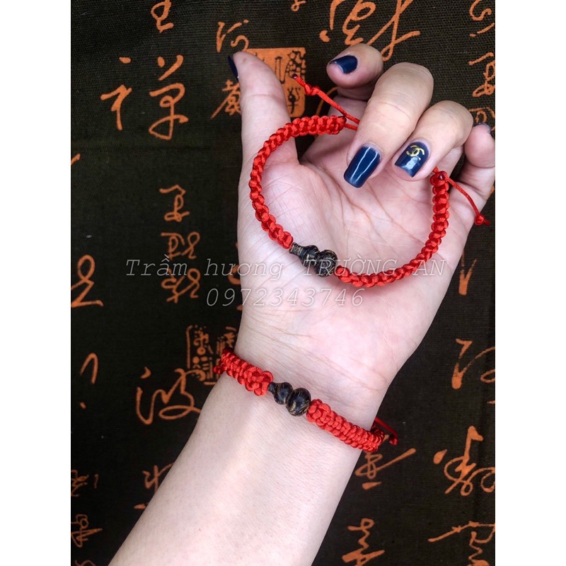 Vòng chỉ đỏ hồ lô trầm hương sánh chìm cao cấp đem lại may mắn
