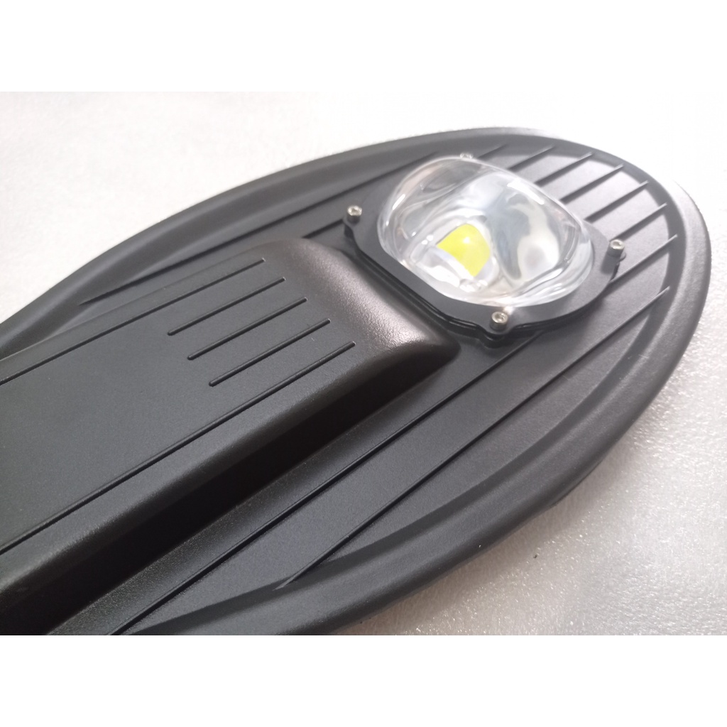 ĐÈN ĐƯỜNG LED LÁ CÔNG SUẤT 50W, 100W - 220V - ÁNH SÁNG TRẮNG - GIÁ RẺ