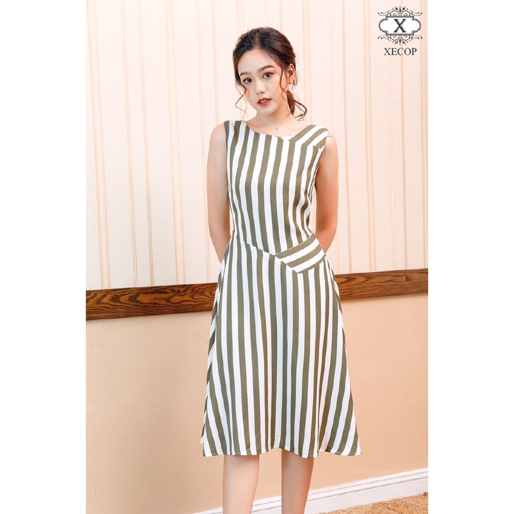 Váy Xecop kẻ sát nách
