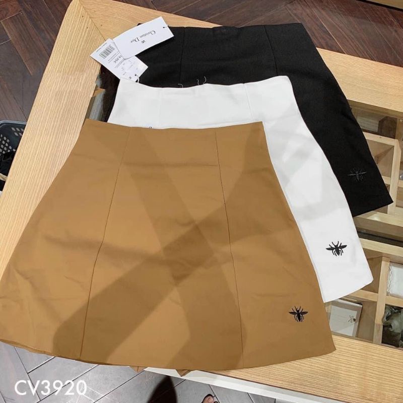 Chân váy thô thêu ong