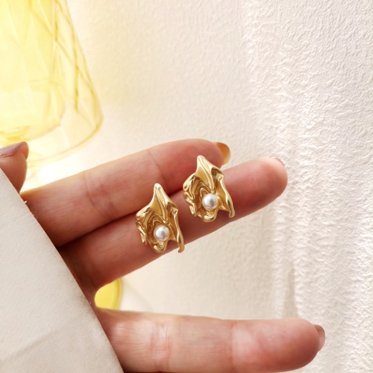 Bông tai mạ vàng phá cách hiện đại - Mely D128