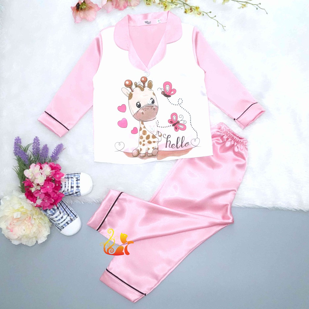 Đồ Pijama Phi Lụa "Hình Hươu cao cổ" Tay Dài Cho Bé - Từ 12kg - 42kg.