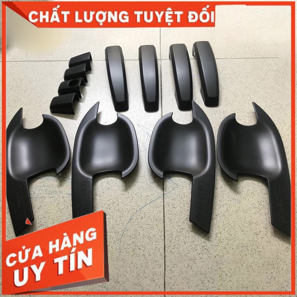 Ốp Tay Hõm Cửa Xe CHEVROLET COLORADO Màu ĐEN AUTO GP