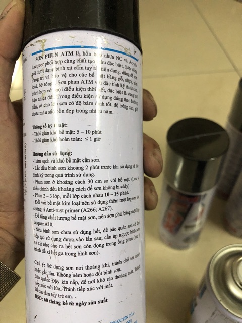 Sơn phun đen bóng a10