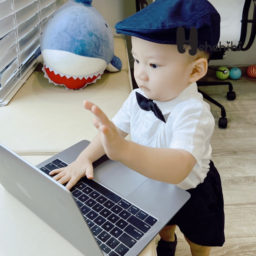 Áo sơ mi bé trai HEHEHIHI tay ngắn xếp ly màu trắng chất vải Linen Hàn Quốc thoáng mát A06