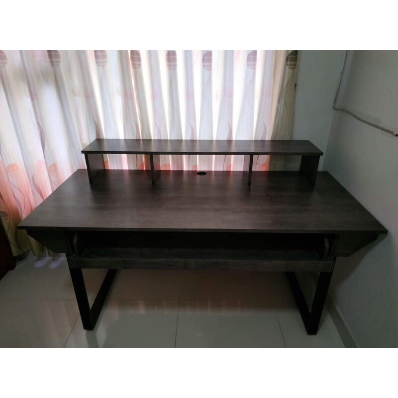 bàn phòng thu studio