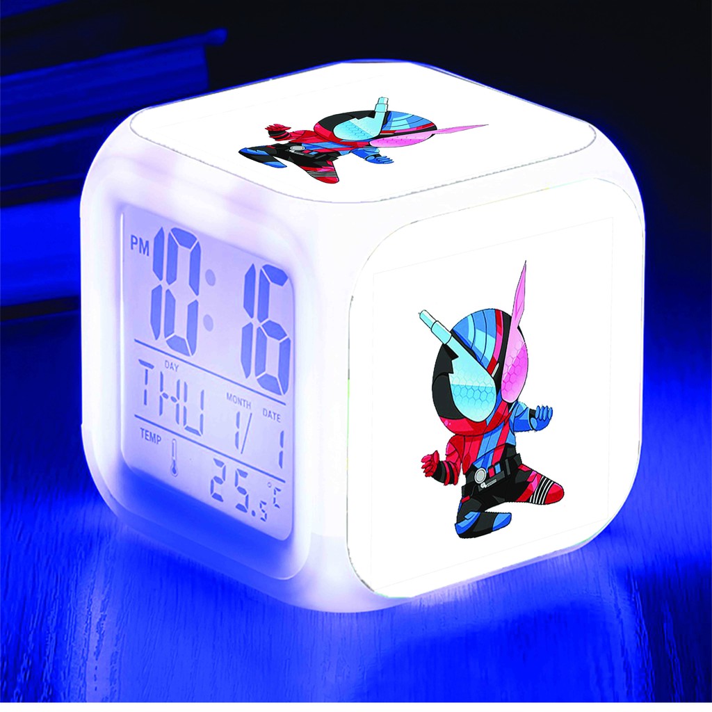 Đồng hồ báo thức để bàn in hình KAMEN RIDER Hiệp Sĩ Mặt Nạ siêu nhân LED đổi màu chibi anime