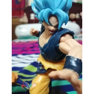 dragonball  goku ssj và goku blue