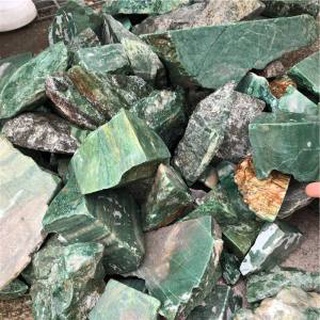 100gr Đá Thô Màu Xanh đậm Nephrite