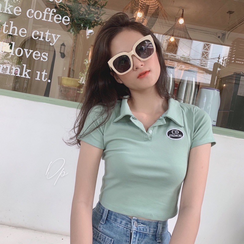 Áo Croptop Cổ Vuông