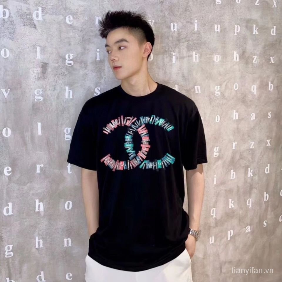 Áo thun tay ngắn dáng rộng in chữ Chanel 2021 phong cách Hàn Quốc thời trang cho nữ