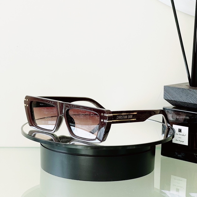 Mắt Kính Râm Thời Trang Dáng Vuông Sang Chảnh