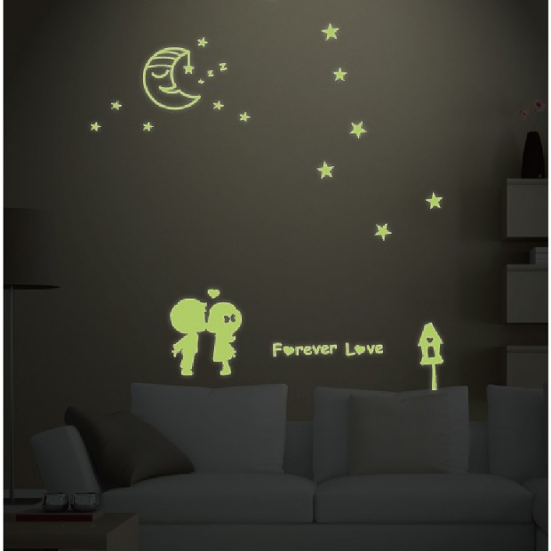 Decal trang trí tường - Đôi Tình Nhân Hôn Nhau - DẠ QUANG