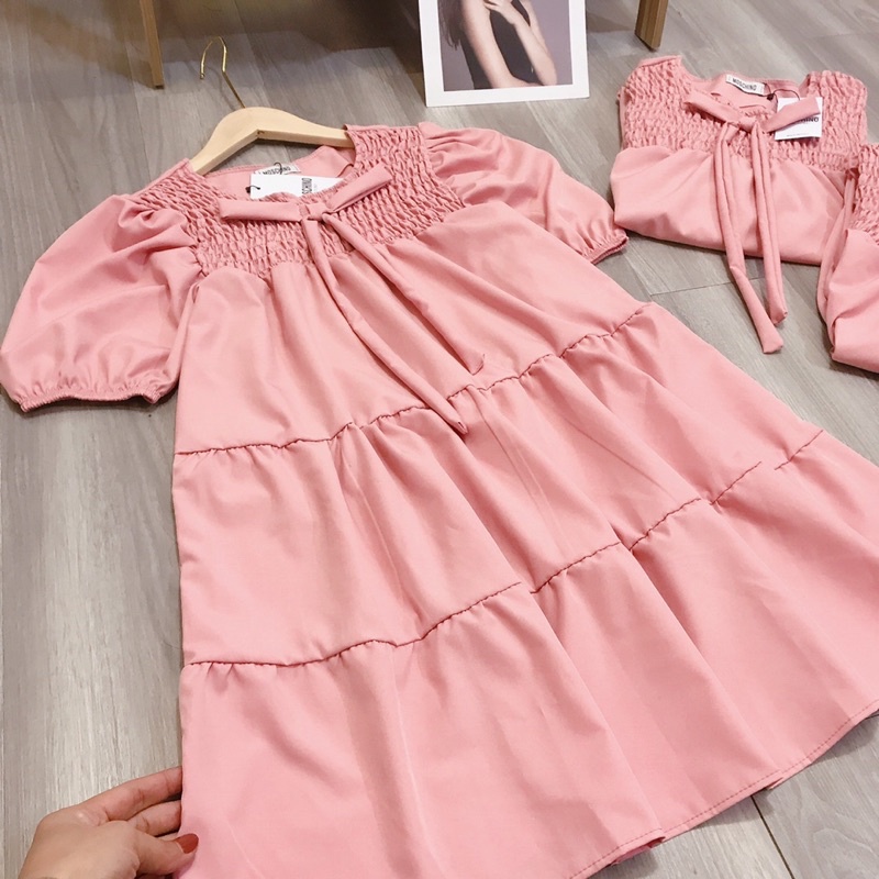 Váy hồng bèo tầng tay bồng babydoll dáng xoè nơ cổ chất thô lụa đầm bầu váy ngủ dáng rộng