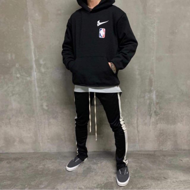 Siêu phẩm Track pants (sọc trắng/đỏ) | BigBuy360 - bigbuy360.vn