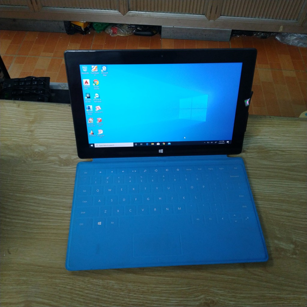 Surface Windows 8 pro chip i5 3337 RAM 4GB SSD 128G , Laptop 2 trong 1 nhanh tiện